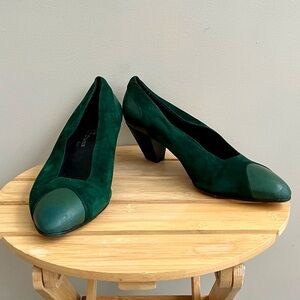 Vintage Browns Green Suede Women's Heels